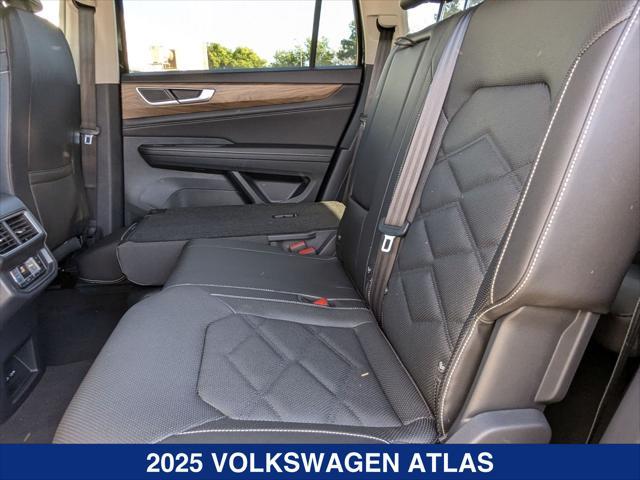 new 2025 Volkswagen Atlas car, priced at $40,216