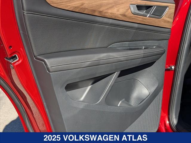 new 2025 Volkswagen Atlas car, priced at $48,900