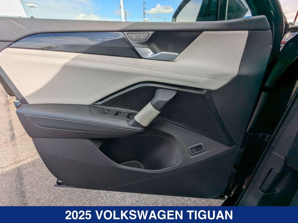 new 2025 Volkswagen Tiguan car, priced at $37,871