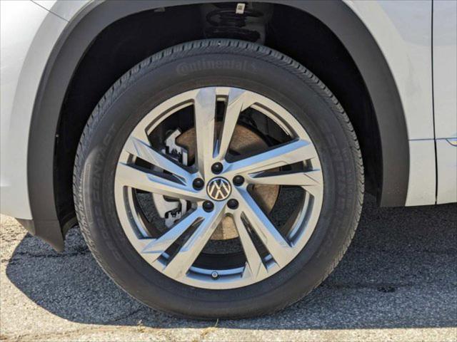 new 2024 Volkswagen Atlas car, priced at $52,238