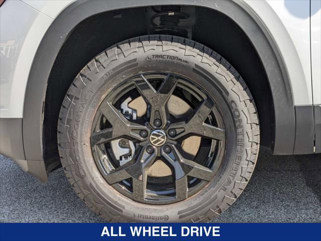 new 2024 Volkswagen Atlas car, priced at $53,838