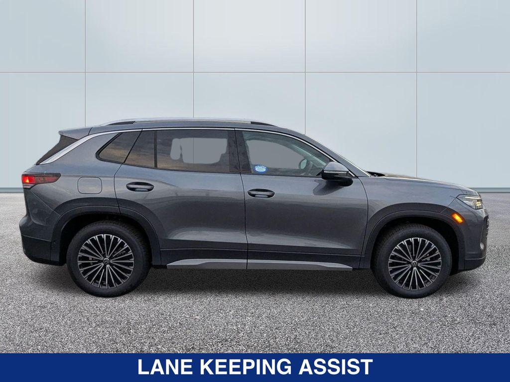 new 2025 Volkswagen Tiguan car, priced at $32,578