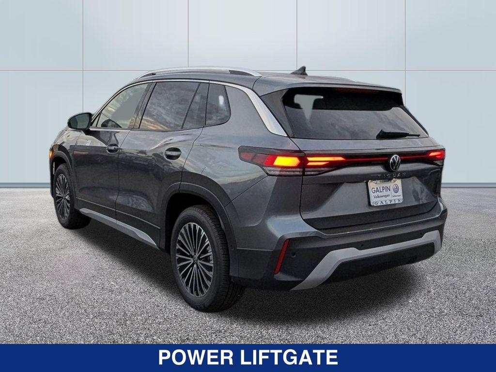 new 2025 Volkswagen Tiguan car, priced at $32,578