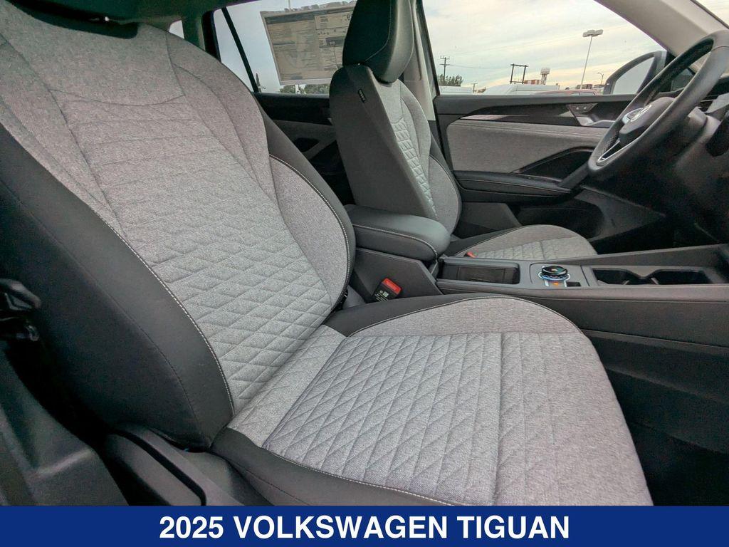 new 2025 Volkswagen Tiguan car, priced at $32,578
