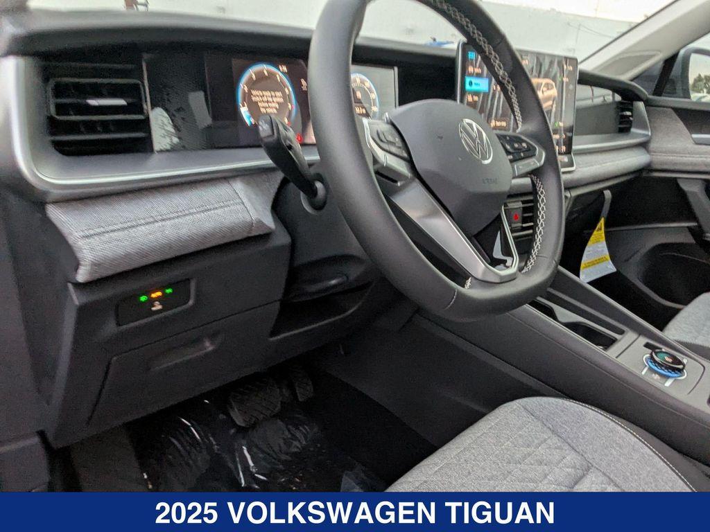 new 2025 Volkswagen Tiguan car, priced at $32,578