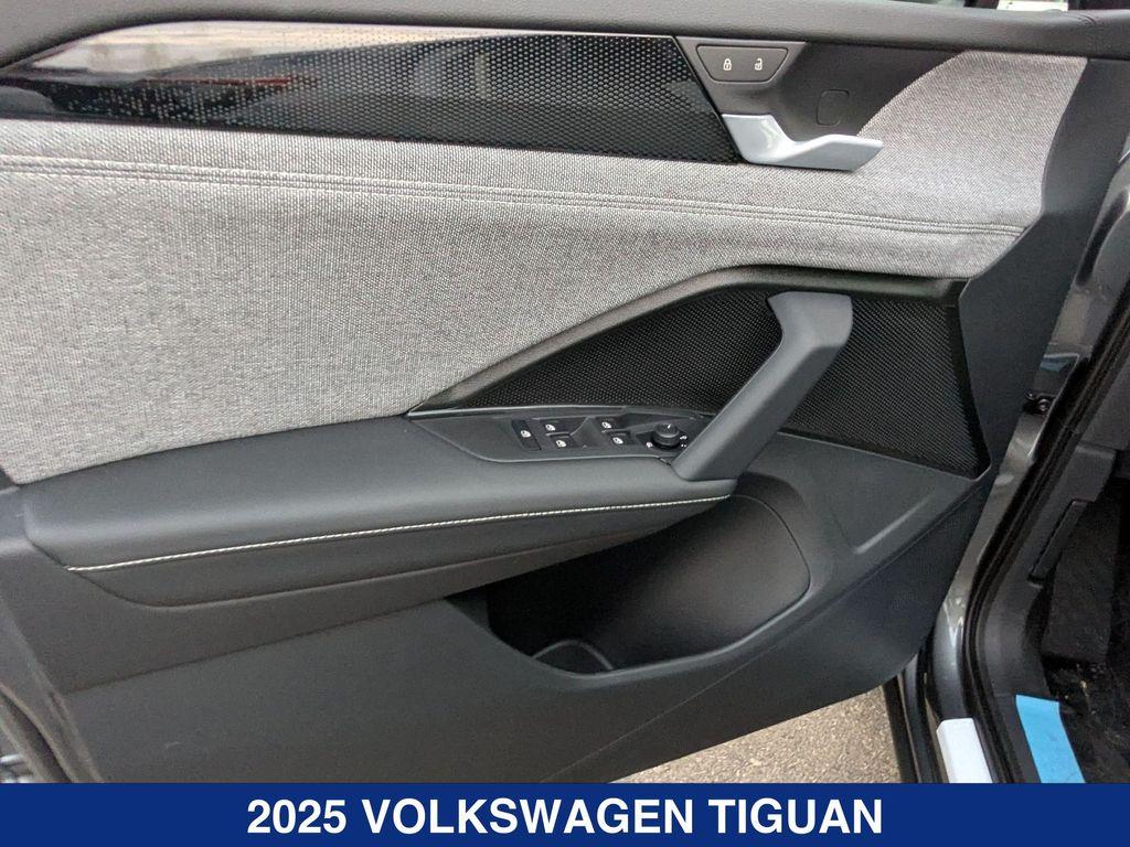 new 2025 Volkswagen Tiguan car, priced at $32,578