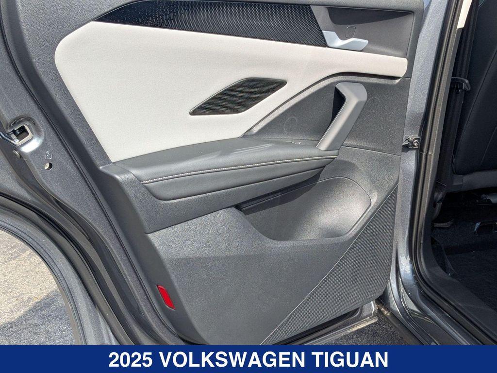 new 2025 Volkswagen Tiguan car, priced at $37,882