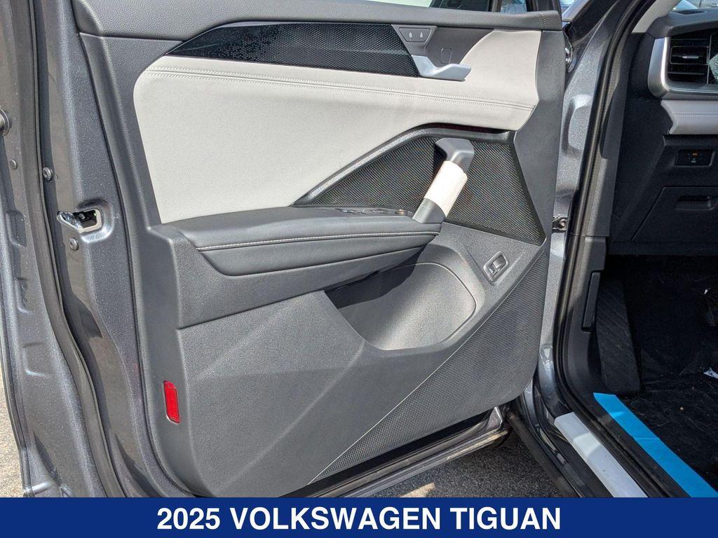 new 2025 Volkswagen Tiguan car, priced at $37,882