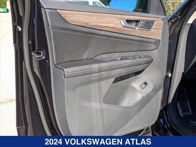 new 2024 Volkswagen Atlas car, priced at $56,566