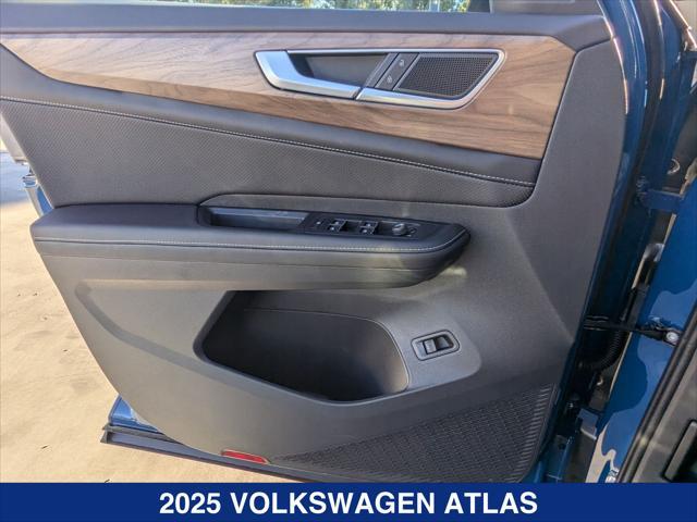 new 2025 Volkswagen Atlas car, priced at $46,686