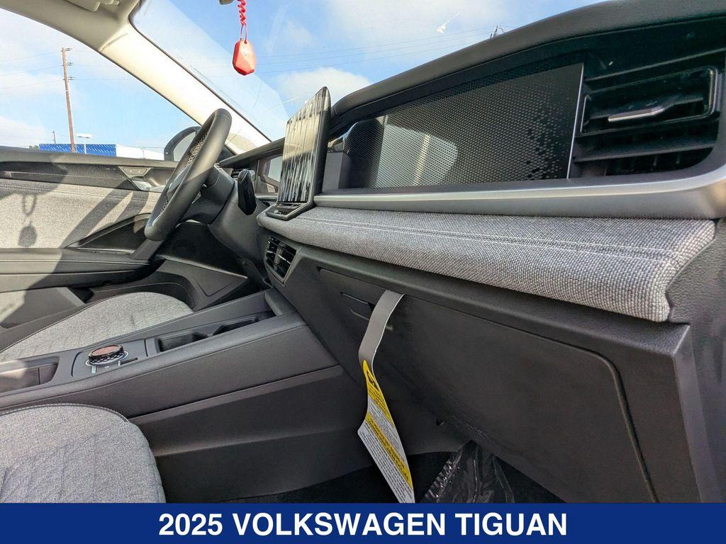 new 2025 Volkswagen Tiguan car, priced at $32,578