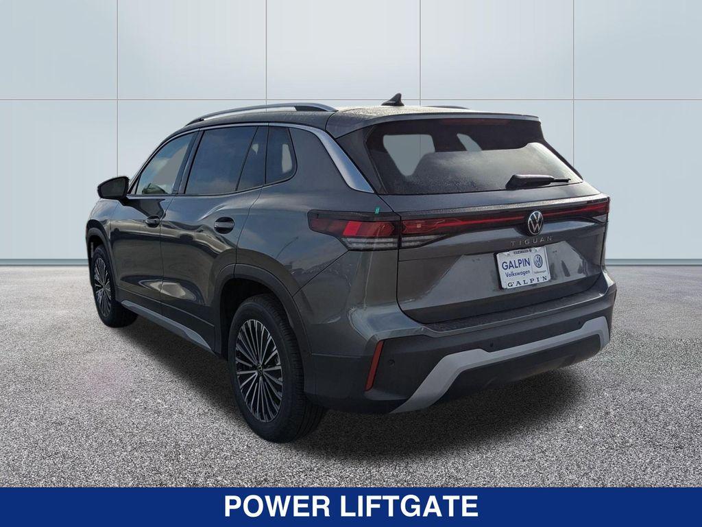 new 2025 Volkswagen Tiguan car, priced at $32,578