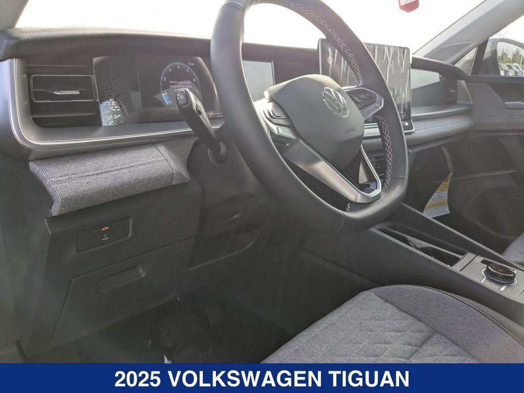 new 2025 Volkswagen Tiguan car, priced at $32,578