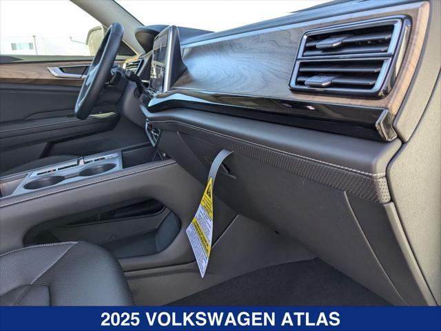 new 2025 Volkswagen Atlas car, priced at $40,326