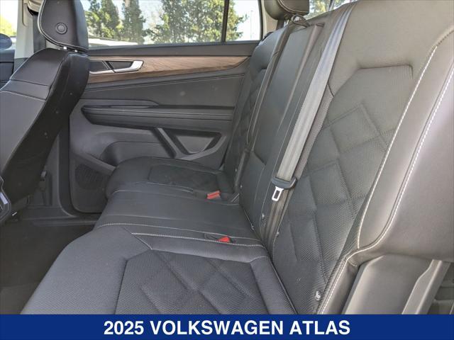 new 2025 Volkswagen Atlas car, priced at $40,326