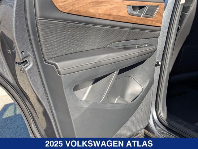 new 2025 Volkswagen Atlas car, priced at $40,499