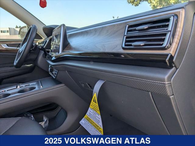 new 2025 Volkswagen Atlas car, priced at $40,499