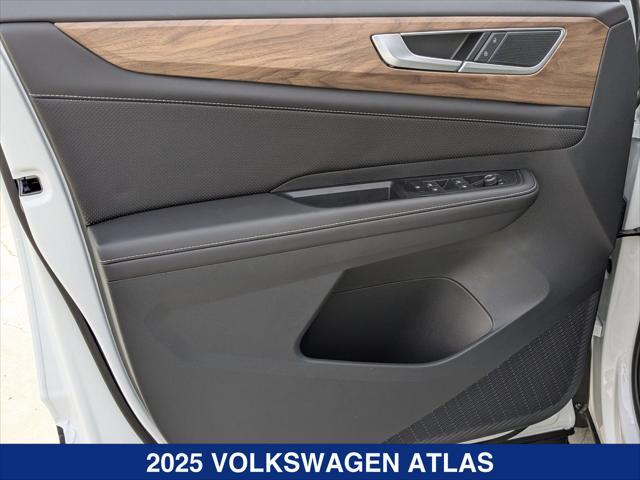 new 2025 Volkswagen Atlas car, priced at $40,389