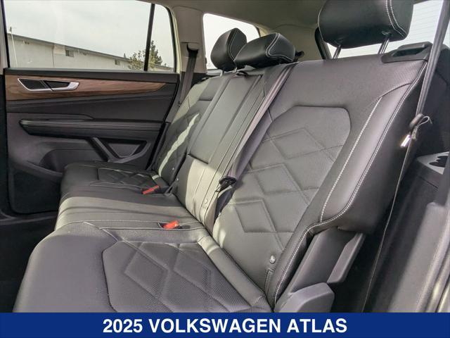 new 2025 Volkswagen Atlas car, priced at $40,389