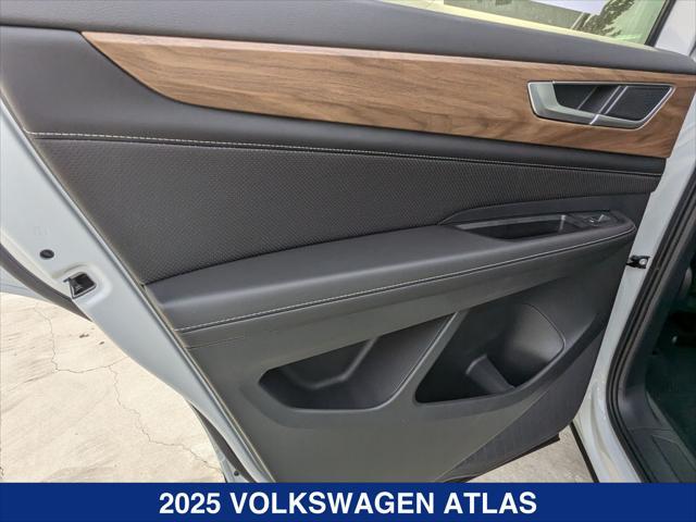 new 2025 Volkswagen Atlas car, priced at $40,389