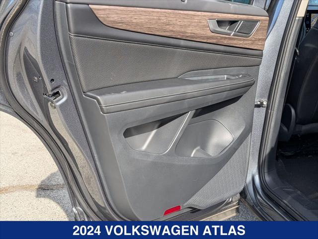 new 2024 Volkswagen Atlas car, priced at $51,841