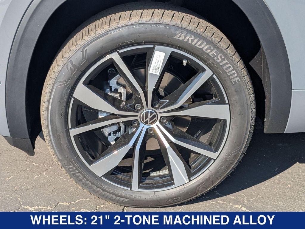 new 2025 Volkswagen Atlas car, priced at $57,376