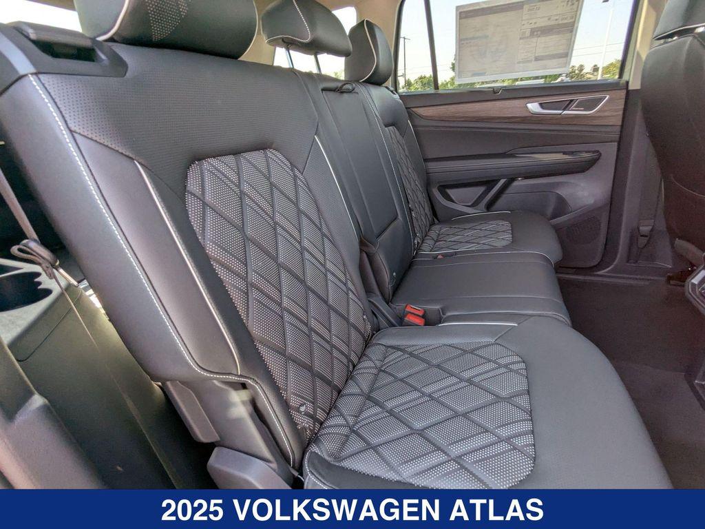 new 2025 Volkswagen Atlas car, priced at $57,376