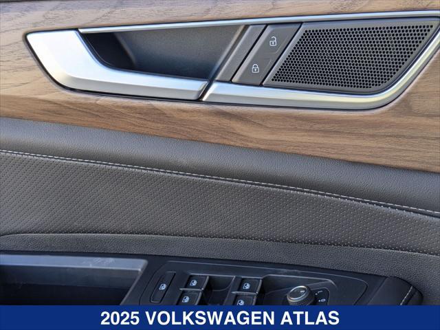 new 2025 Volkswagen Atlas car, priced at $46,686