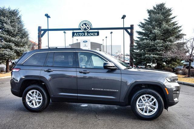 new 2025 Jeep Grand Cherokee car, priced at $43,127