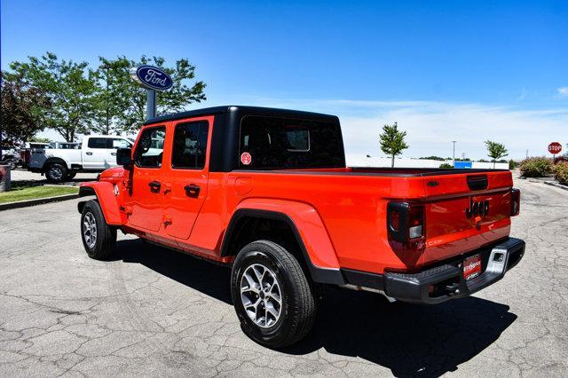 new 2024 Jeep Gladiator car, priced at $44,713