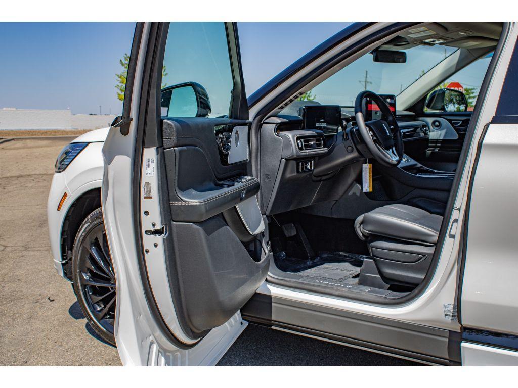 new 2025 Lincoln Aviator car, priced at $77,500