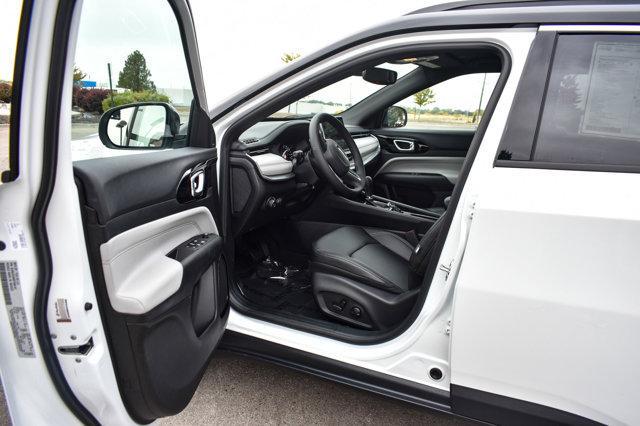 new 2025 Jeep Compass car, priced at $31,098