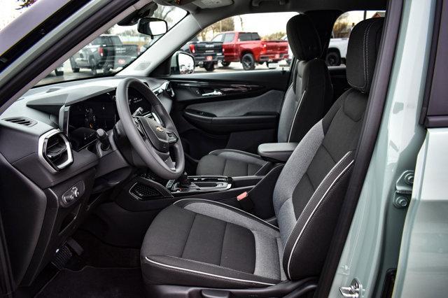 new 2025 Chevrolet TrailBlazer car, priced at $27,595