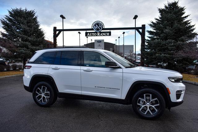 new 2025 Jeep Grand Cherokee car, priced at $46,000