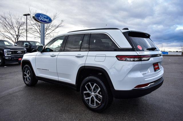 new 2025 Jeep Grand Cherokee car, priced at $46,000