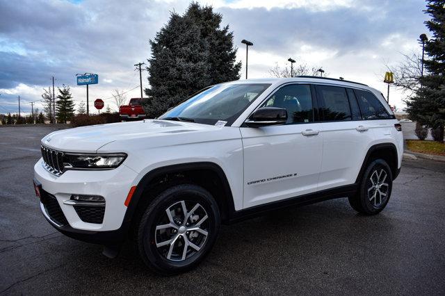 new 2025 Jeep Grand Cherokee car, priced at $46,000