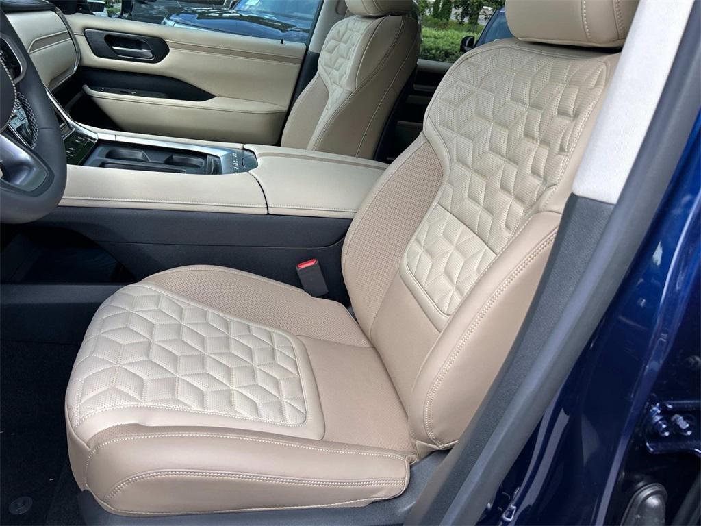 new 2025 Nissan Armada car, priced at $77,576