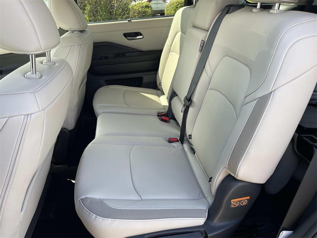 new 2025 Nissan Pathfinder car, priced at $39,715