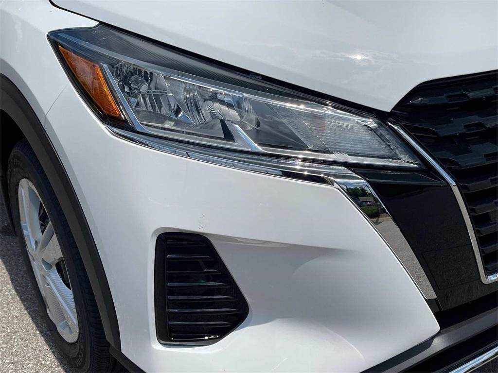 new 2025 Nissan Kicks car, priced at $22,030
