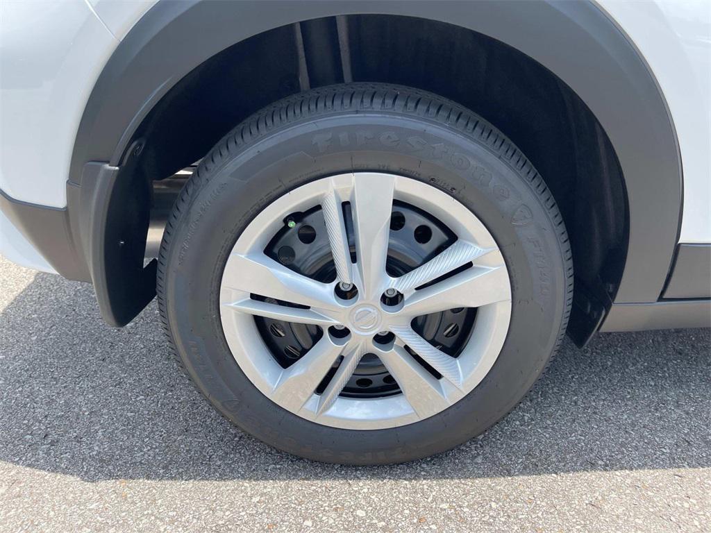 new 2025 Nissan Kicks car, priced at $22,030