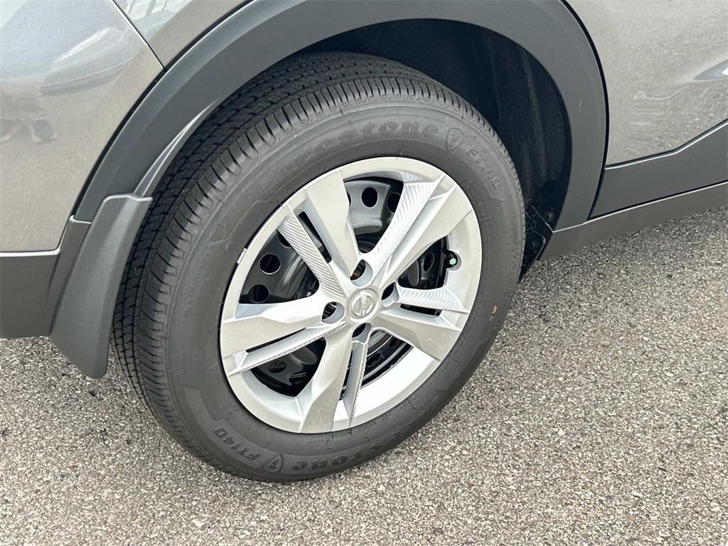new 2025 Nissan Kicks car, priced at $22,040