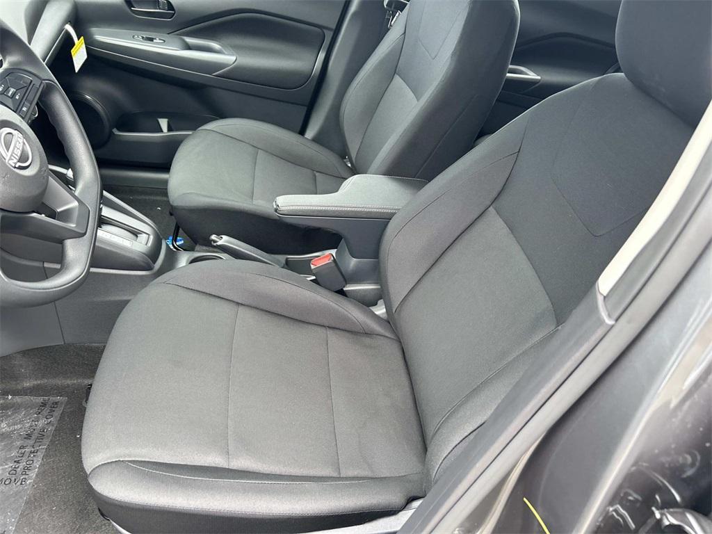 new 2025 Nissan Kicks car, priced at $22,040