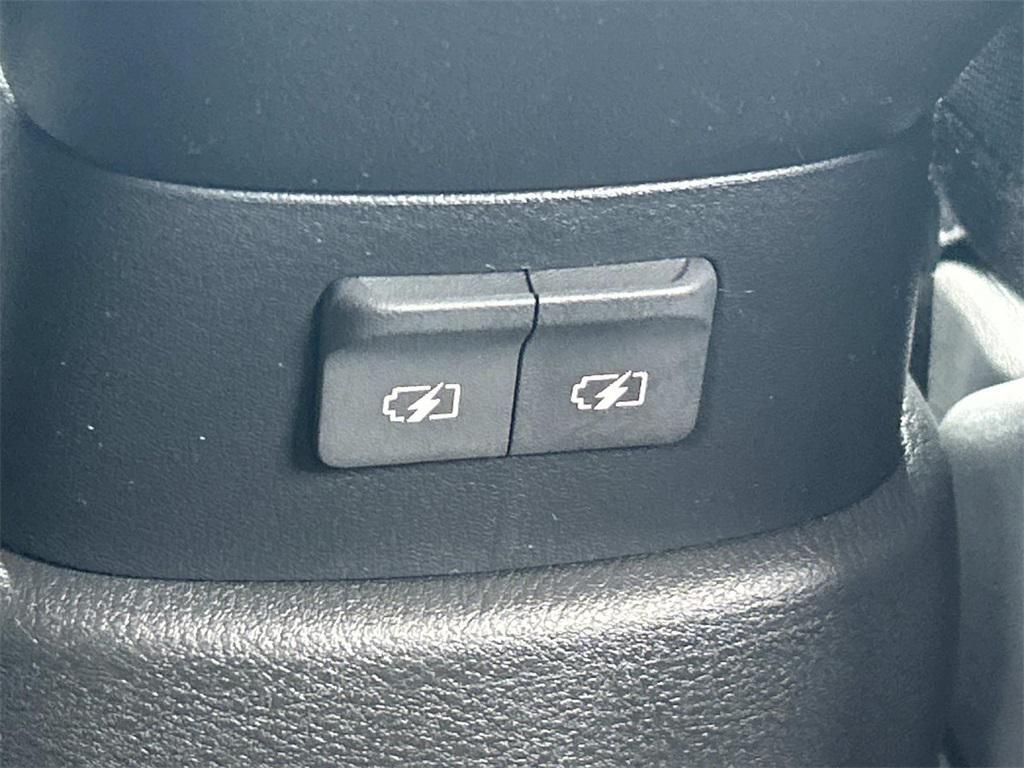new 2025 Nissan Kicks car, priced at $22,040