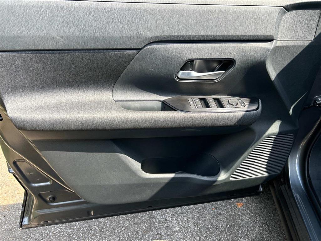 new 2025 Nissan Kicks car, priced at $23,465