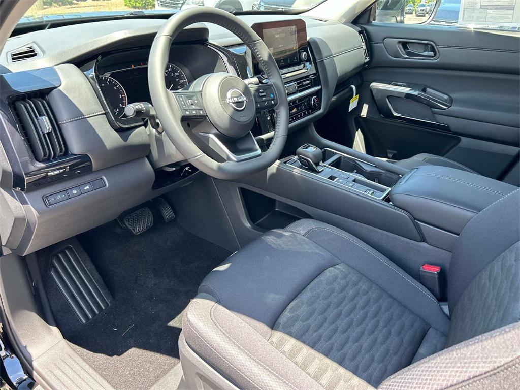 new 2025 Nissan Pathfinder car, priced at $33,497