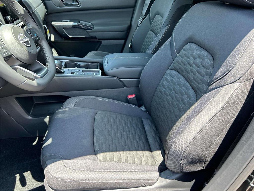 new 2025 Nissan Pathfinder car, priced at $33,497