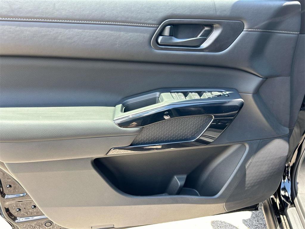 new 2025 Nissan Pathfinder car, priced at $33,497