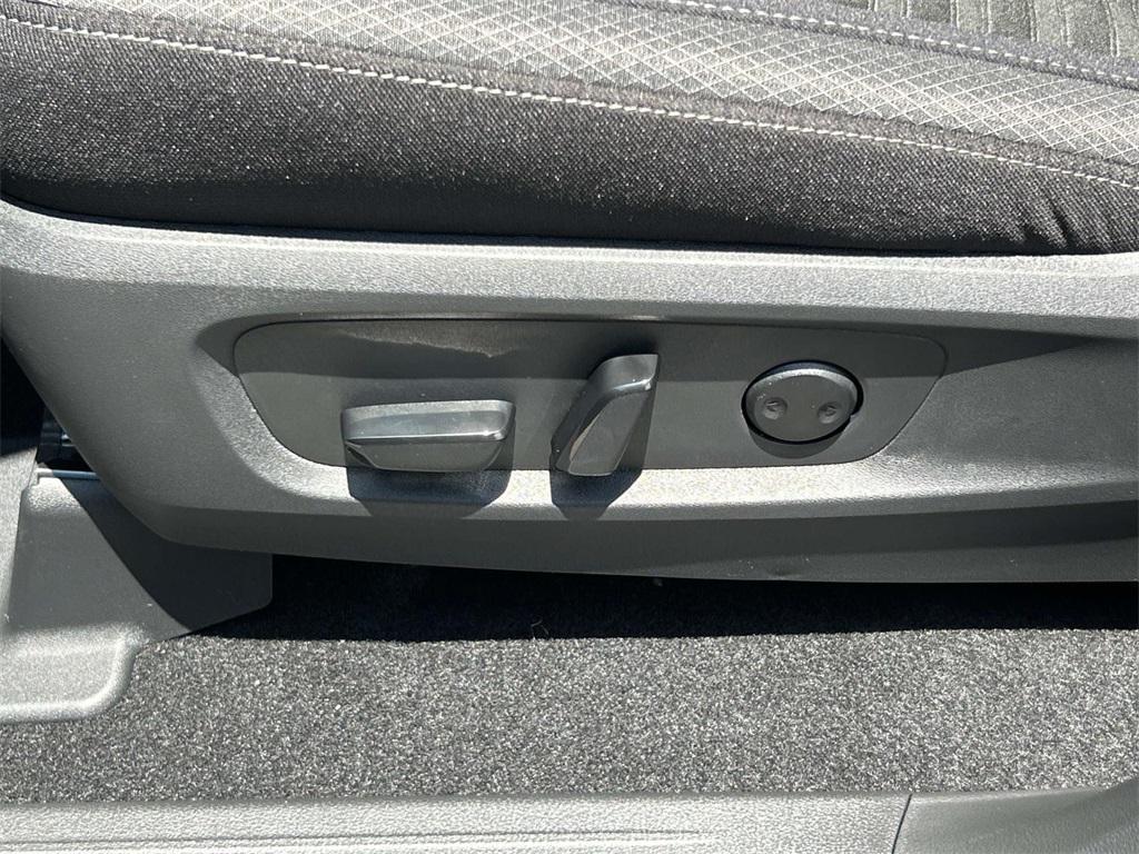 new 2025 Nissan Pathfinder car, priced at $33,497