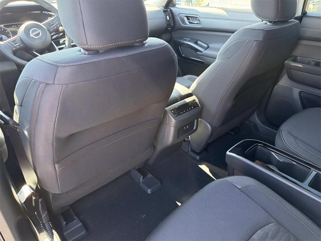 new 2025 Nissan Pathfinder car, priced at $36,319