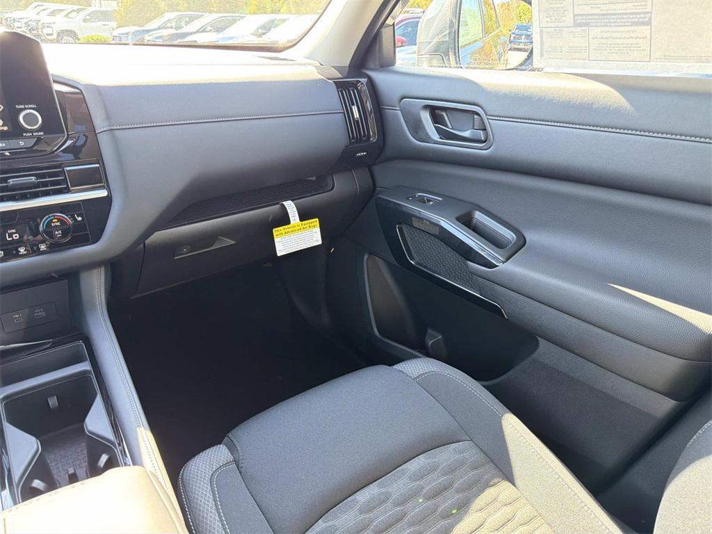 new 2025 Nissan Pathfinder car, priced at $36,319